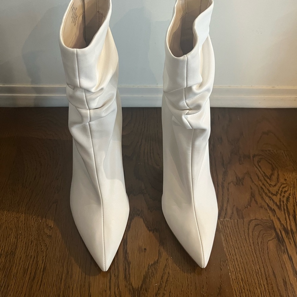 Jessica Simpson White Heeled Baggy/ Scrunch Calf-Boots